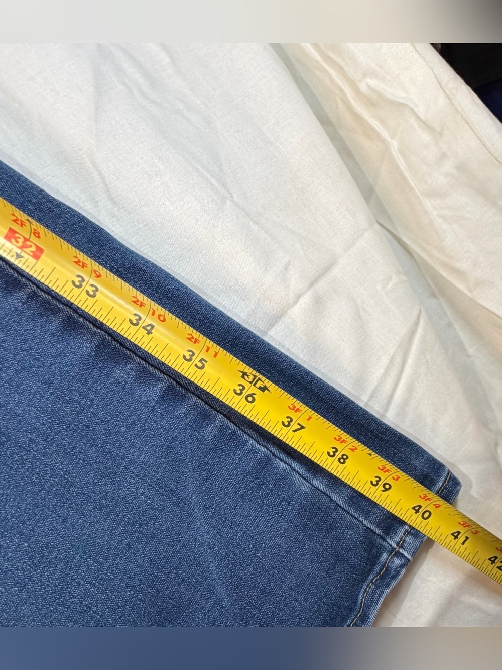 Levi's Dark Blue Perfectly Slimming 512 Boot Cut Jeans Sz 16 with Rhinestone - Picture 11 of 12